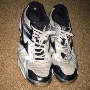 Mizuno Lightening Bolt Volleyball shoes